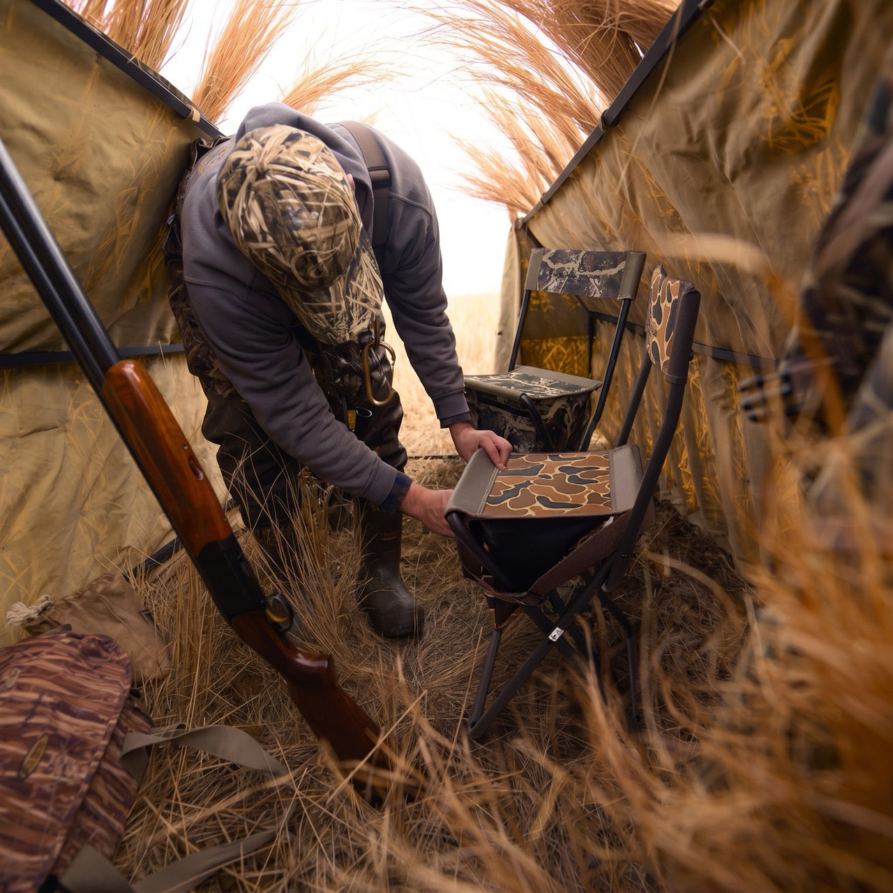 High Back Shooter Stool - AXS Camo™ Heritage Field